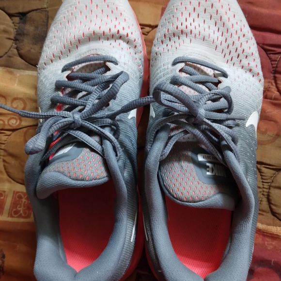 Nike Air Max - Picture 1 of 4